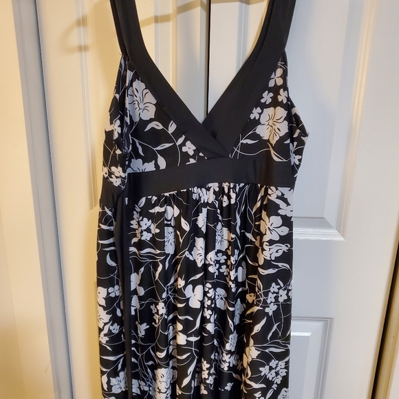 Summer dress - Picture 2 of 2